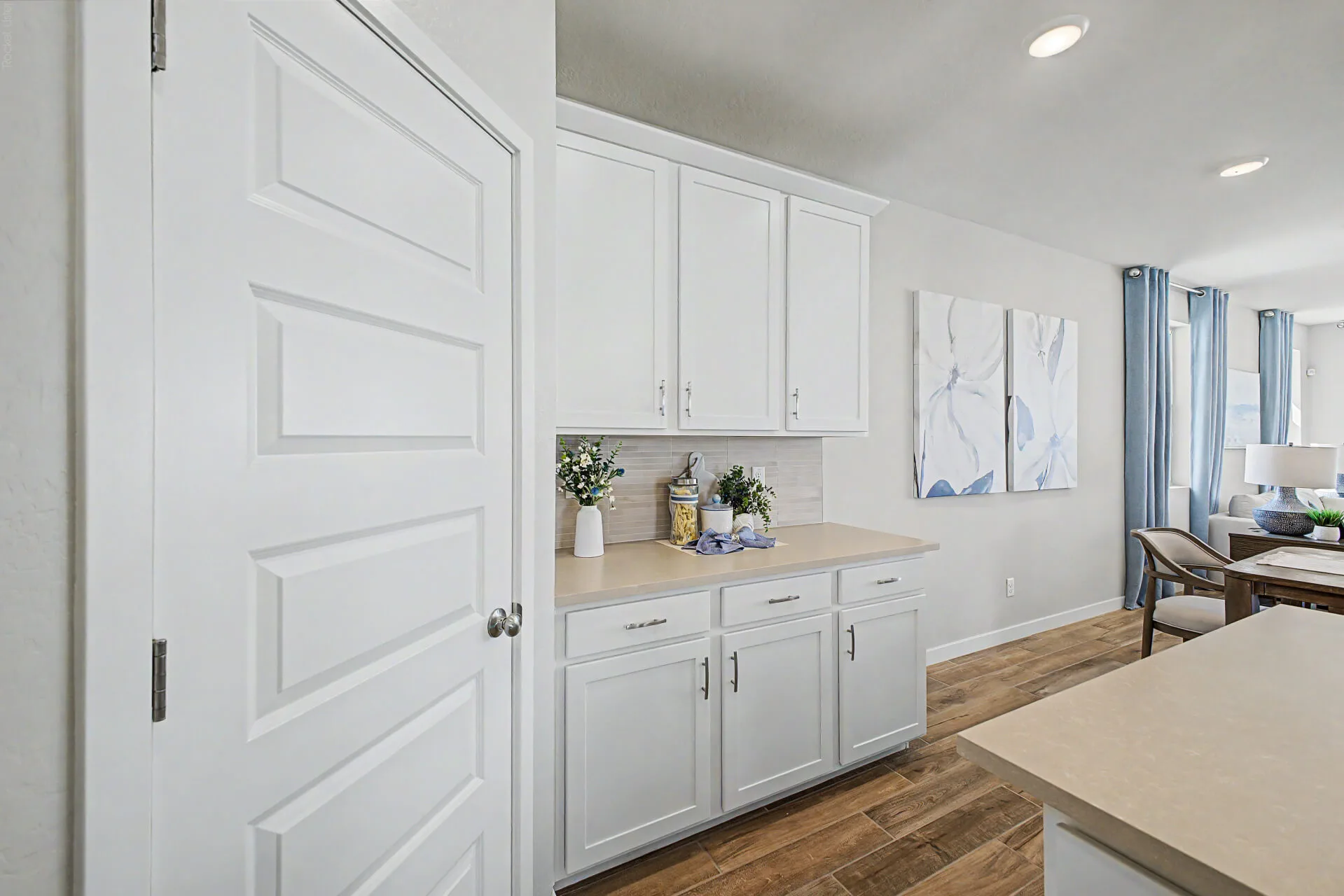 11 - 216 Kitchen 3