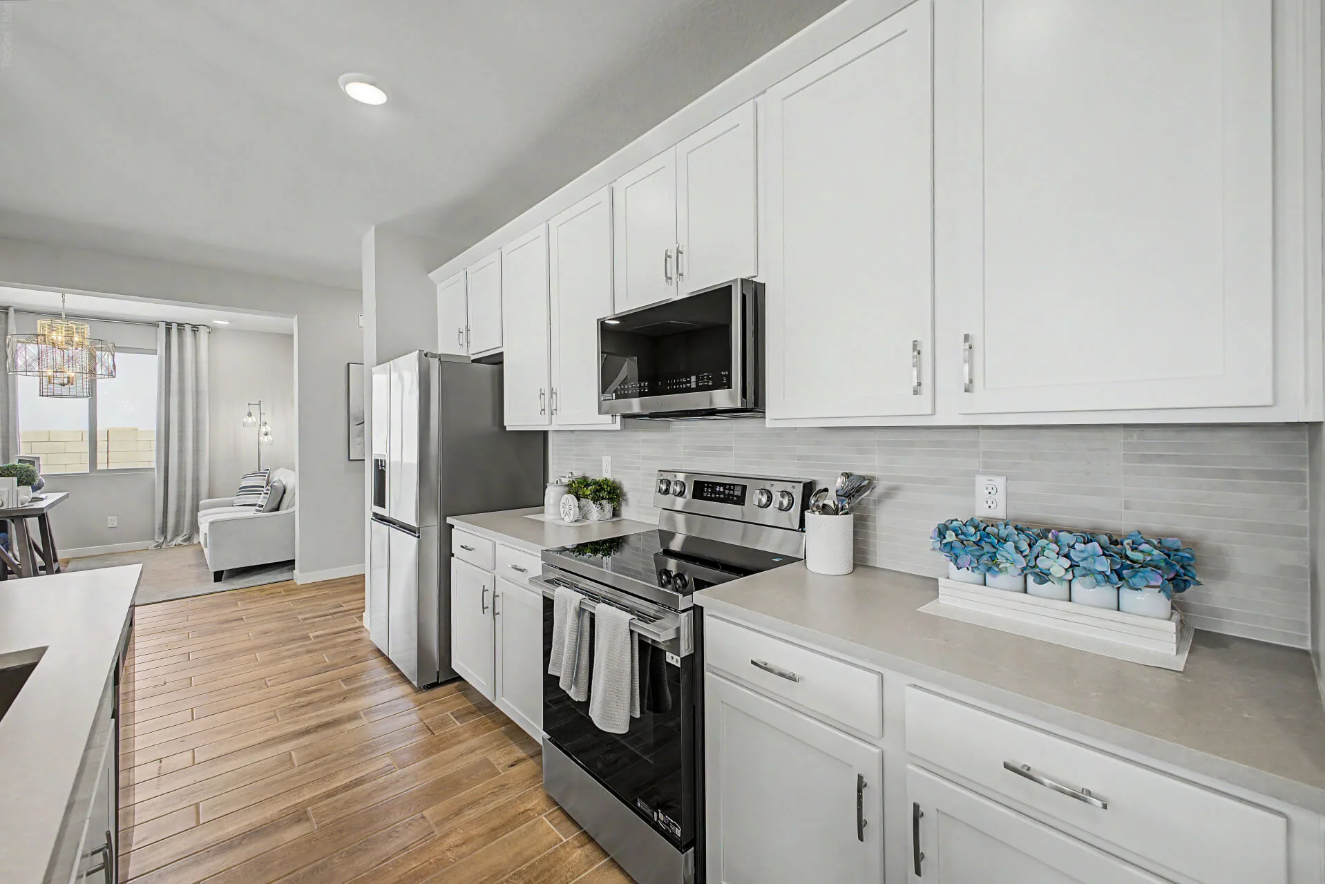 12 - 216 Kitchen 4