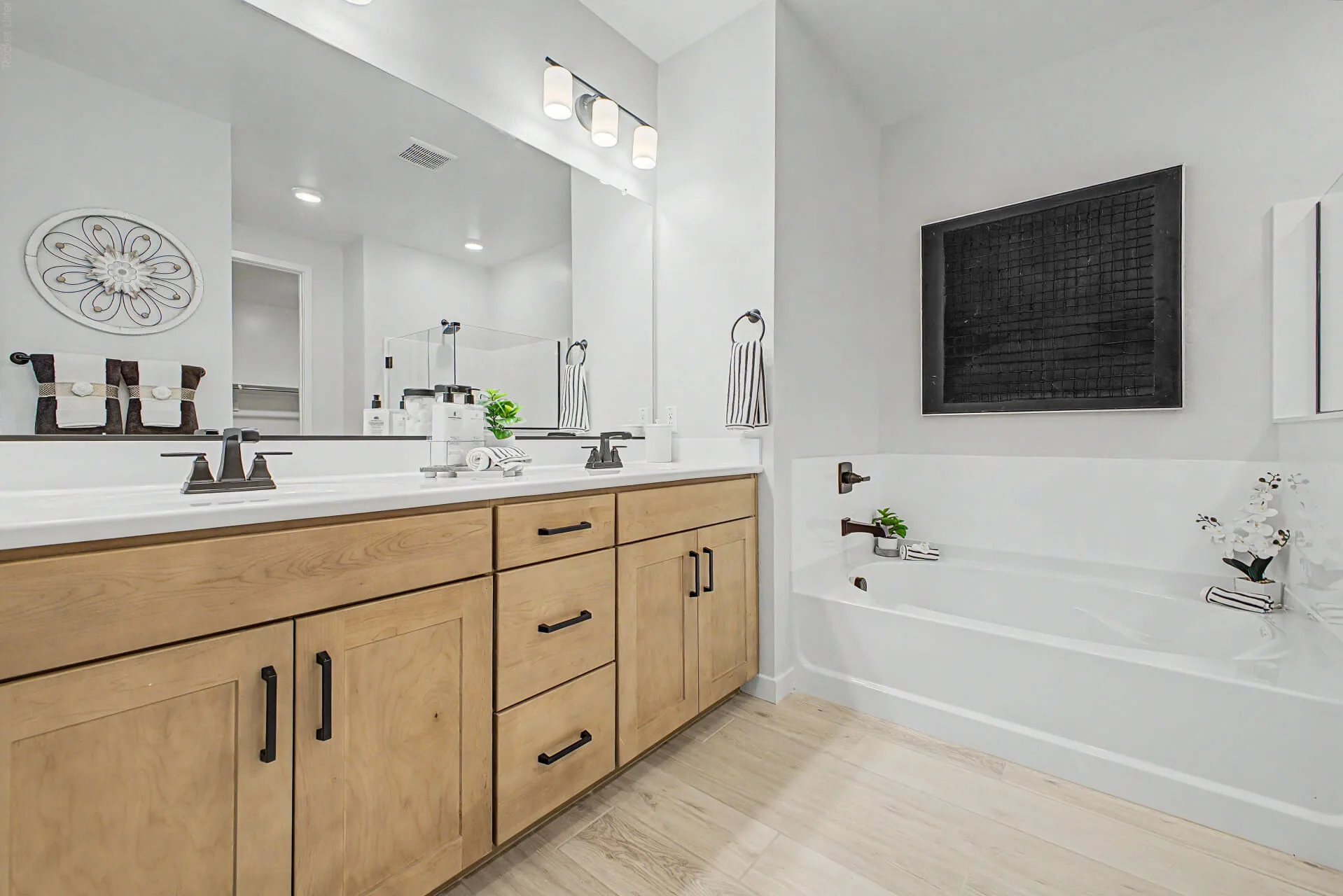 20 - 203 Master Bath 1