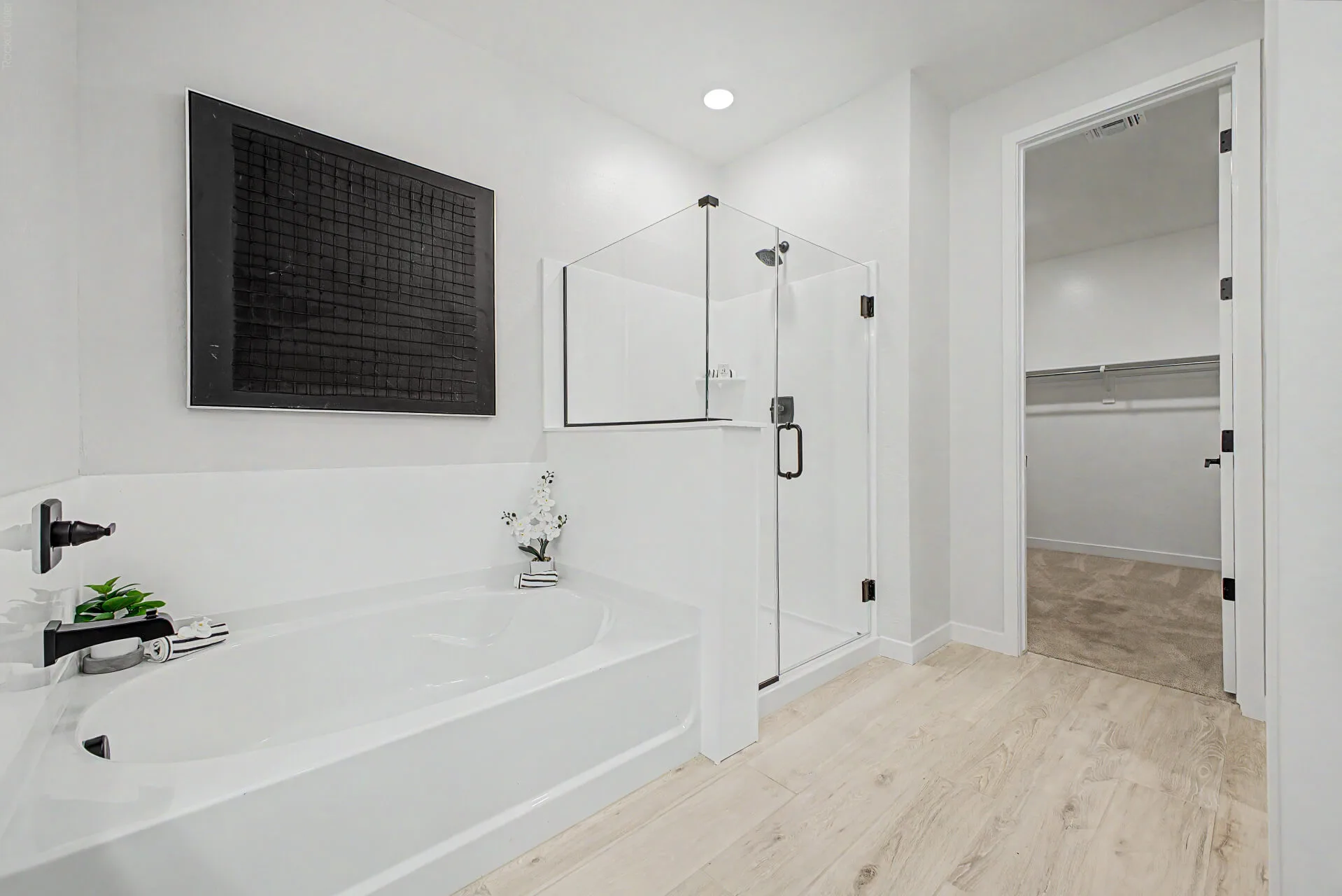 21 - 203 Master Bath 2