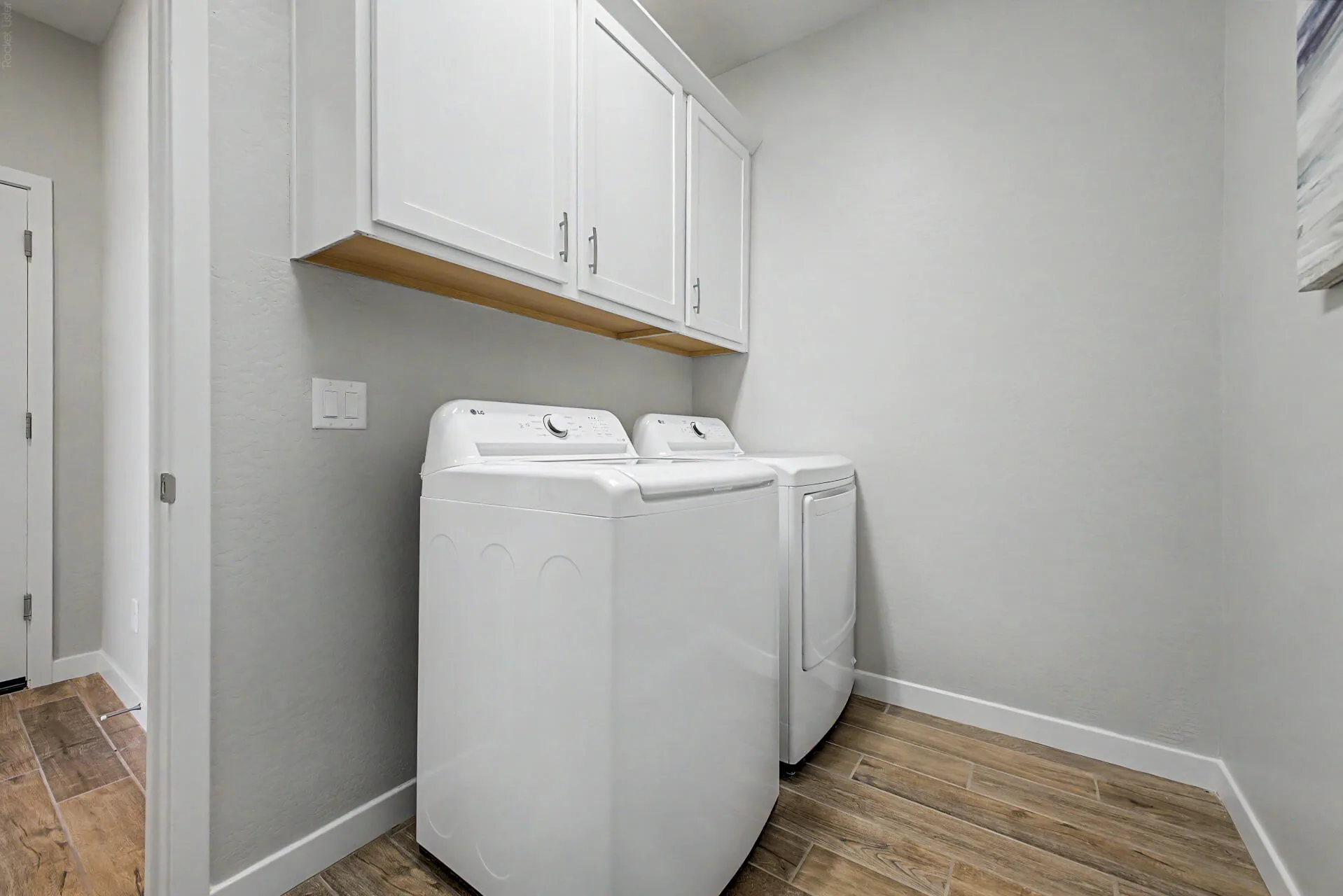 24 - 216 Laundry