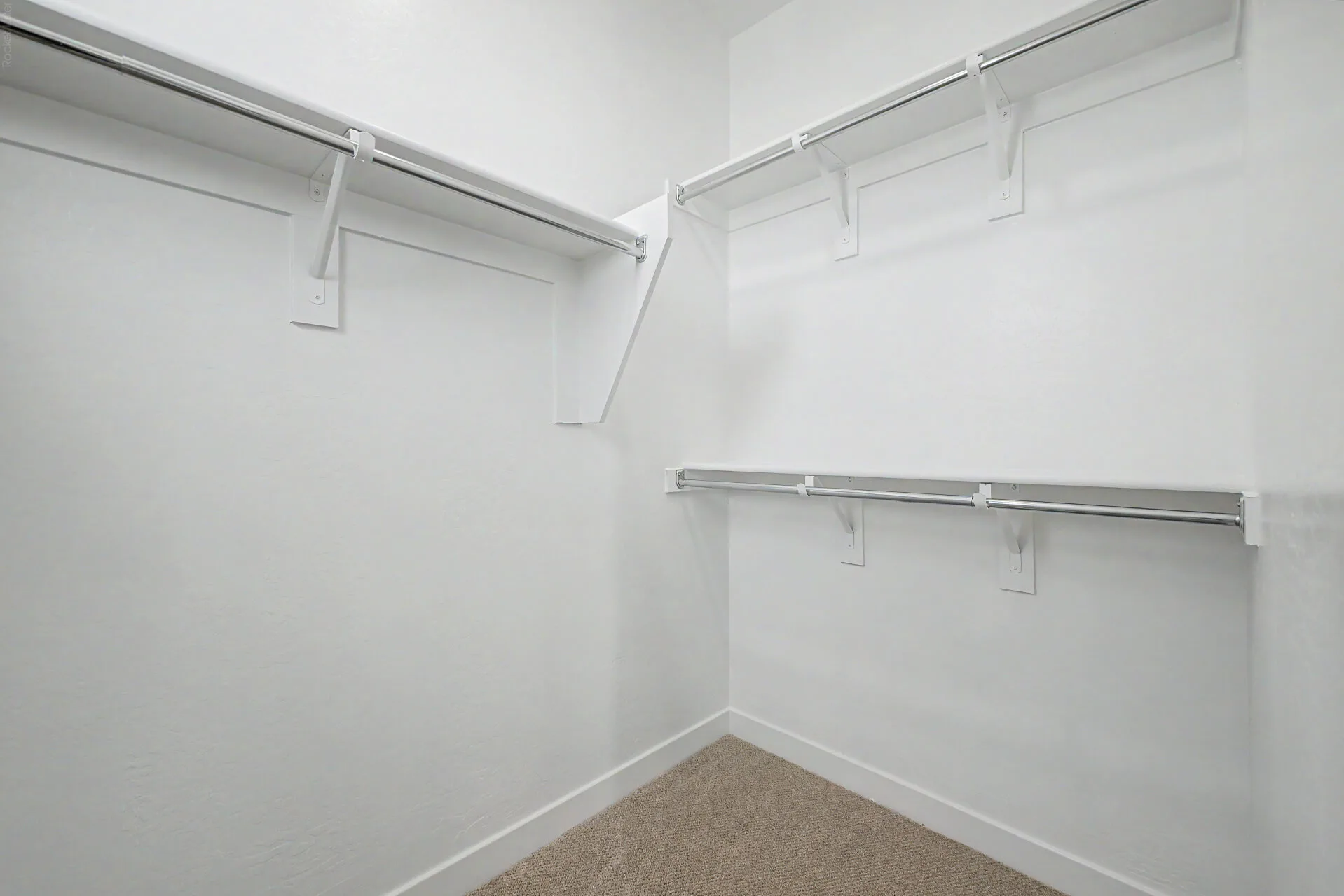 28 - 203 Walk-in Closet