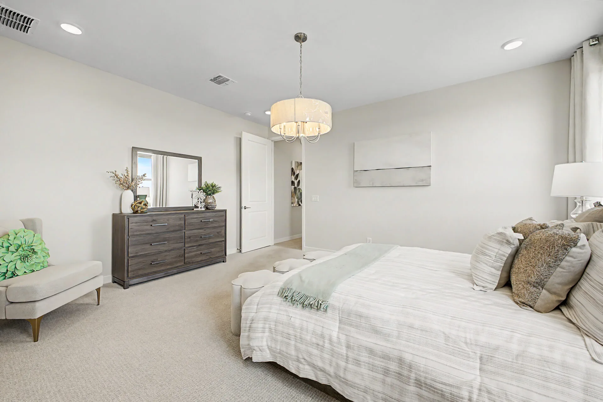 33 - 202 Casita Bed 3