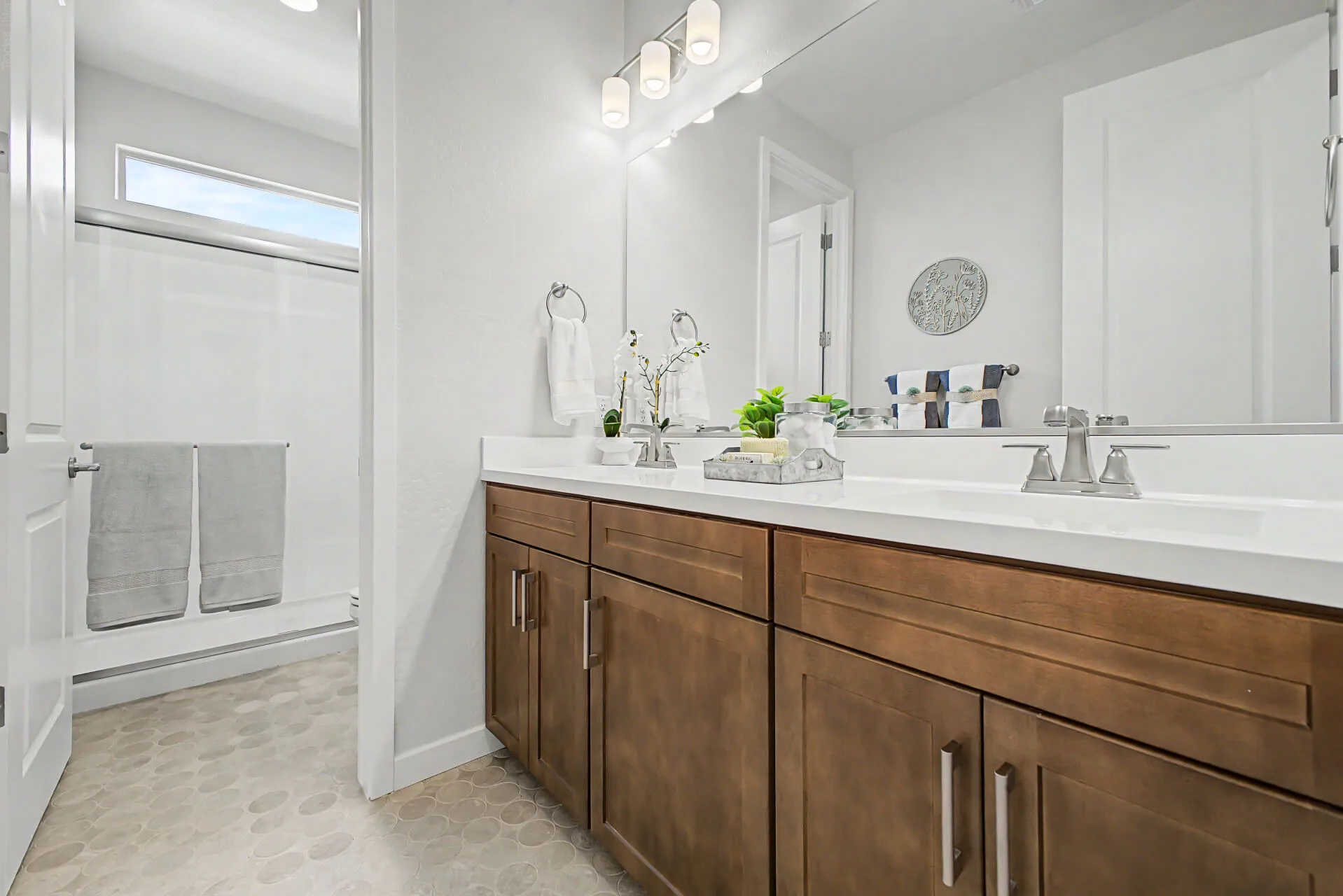 34 - 202 Casita Bath 1