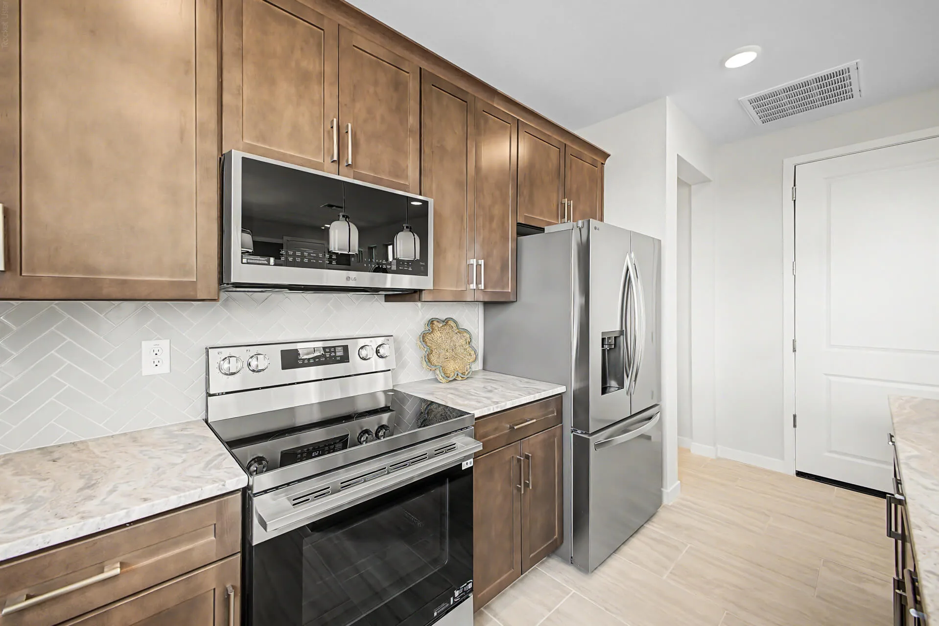 40 - 202 Casita Kitchen 3