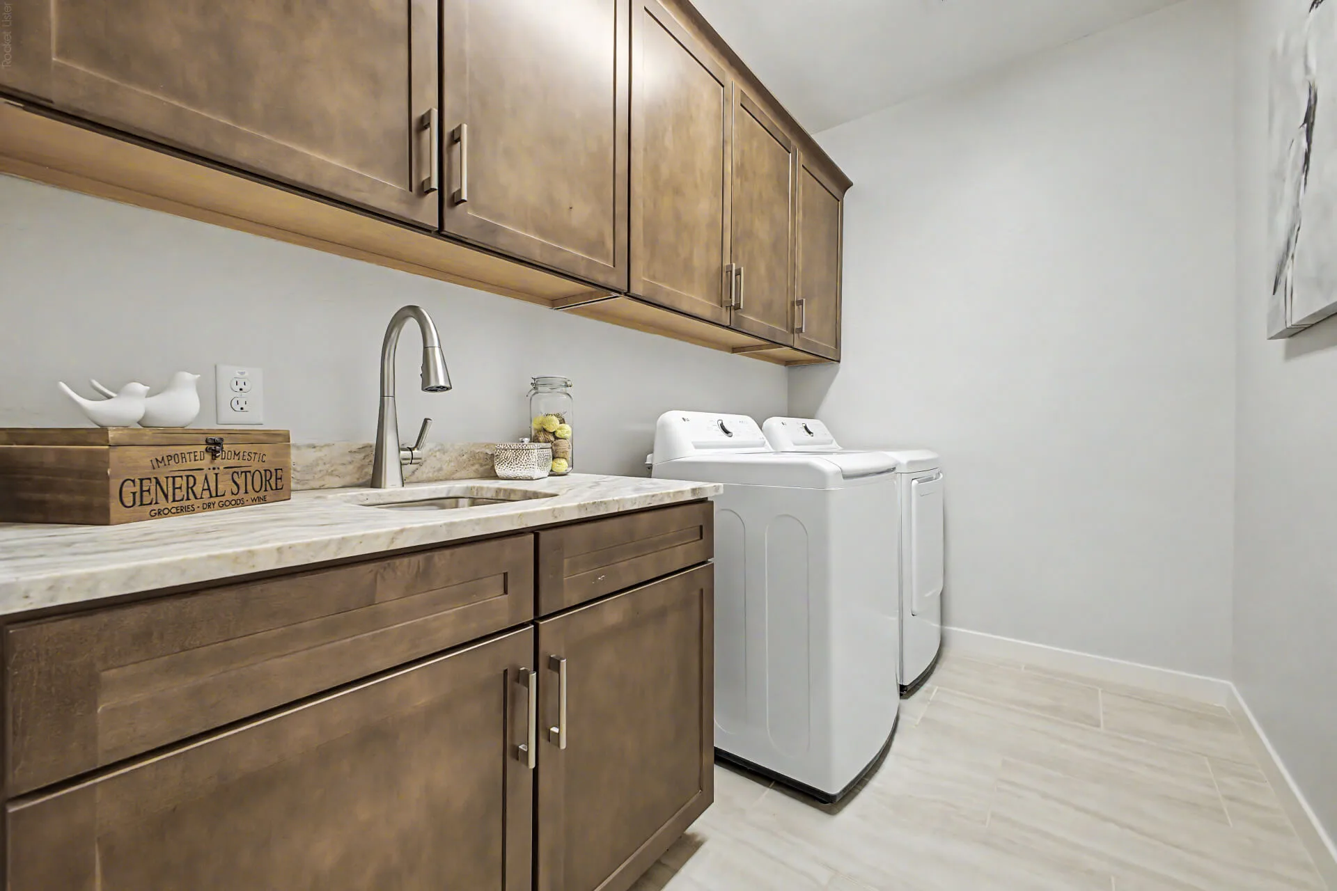 43 - 202 Laundry 2