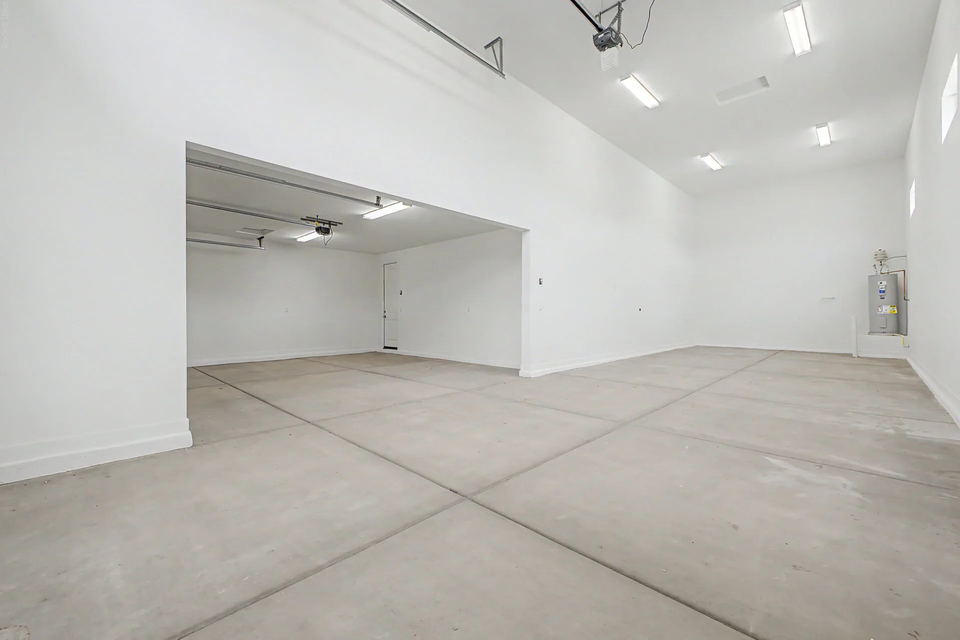 44 - 202 Garage 1