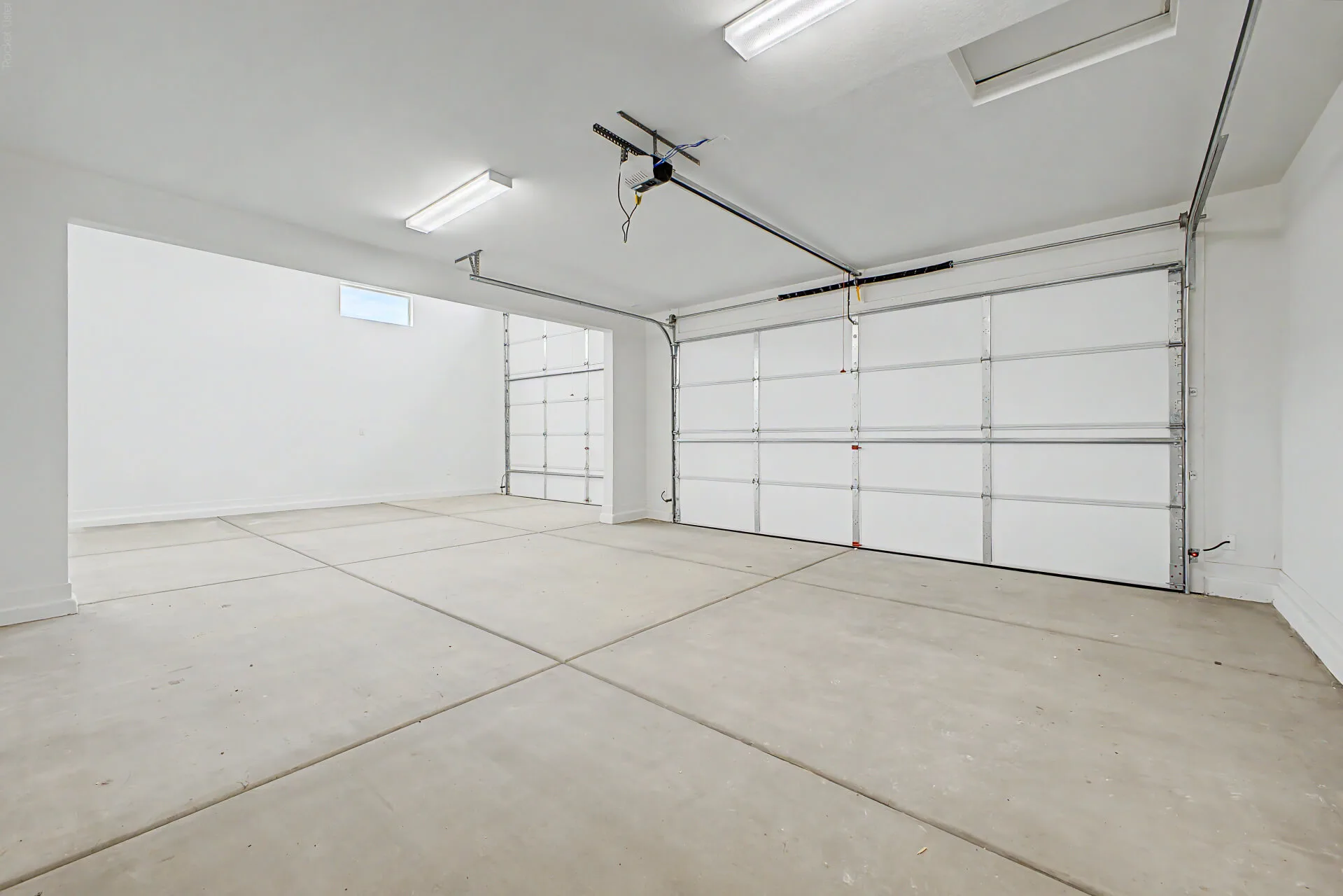 45 - 202 Garage 2