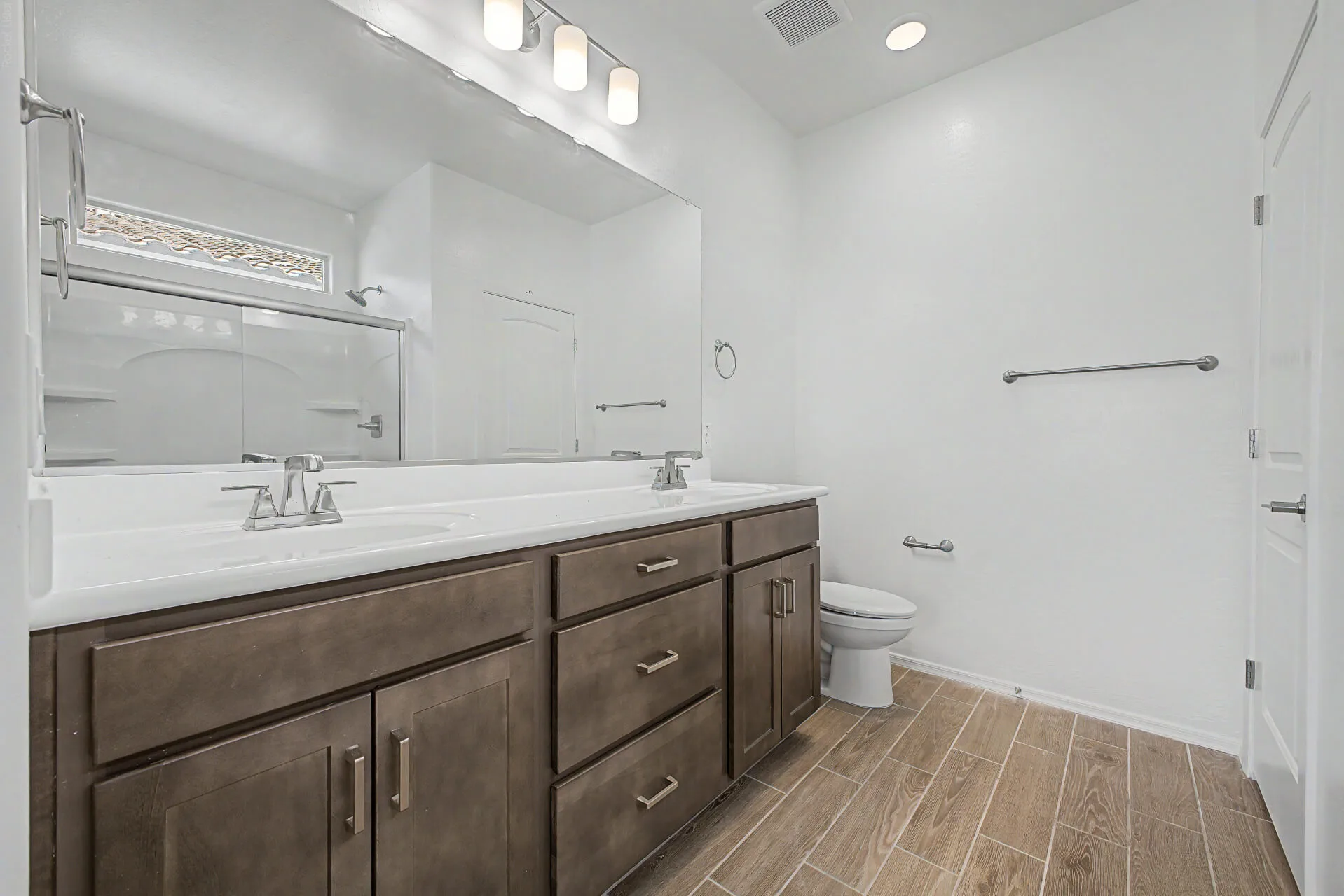 16 - Lot 43 Master Bath 1